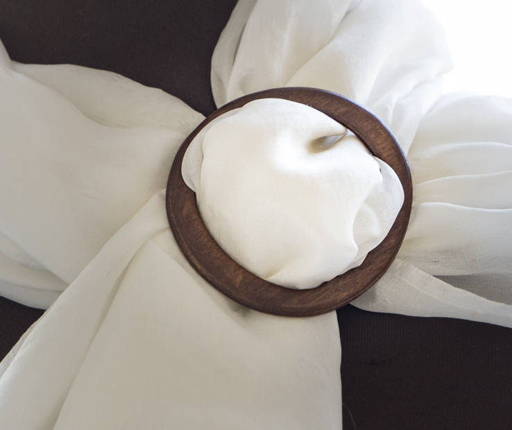 Schalring Aus Holz, Ideal Für Leichte Und Schwerere Tücher Schals, Sehr Formschön Stabil von AtelierSinger