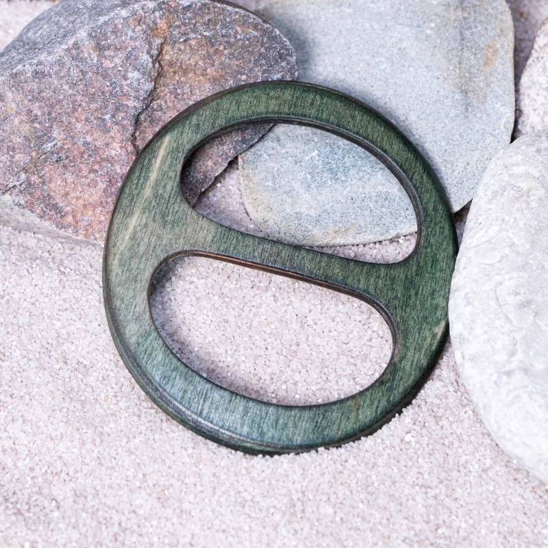 Tuchschließe Aus 6Fach Formverleimtem Dünnen Birkenholz. Federleicht Und Sehr Bruchfest von AtelierSinger