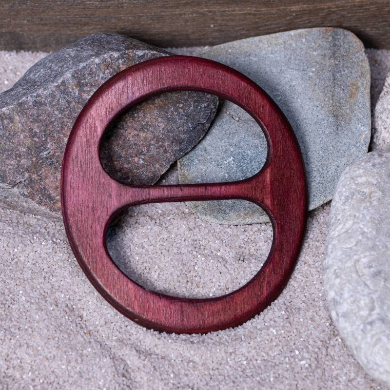 Tuchschließe Aus 6Fach Formverleimtem Dünnen Birkenholz. Federleicht Und Sehr Bruchfest von AtelierSinger