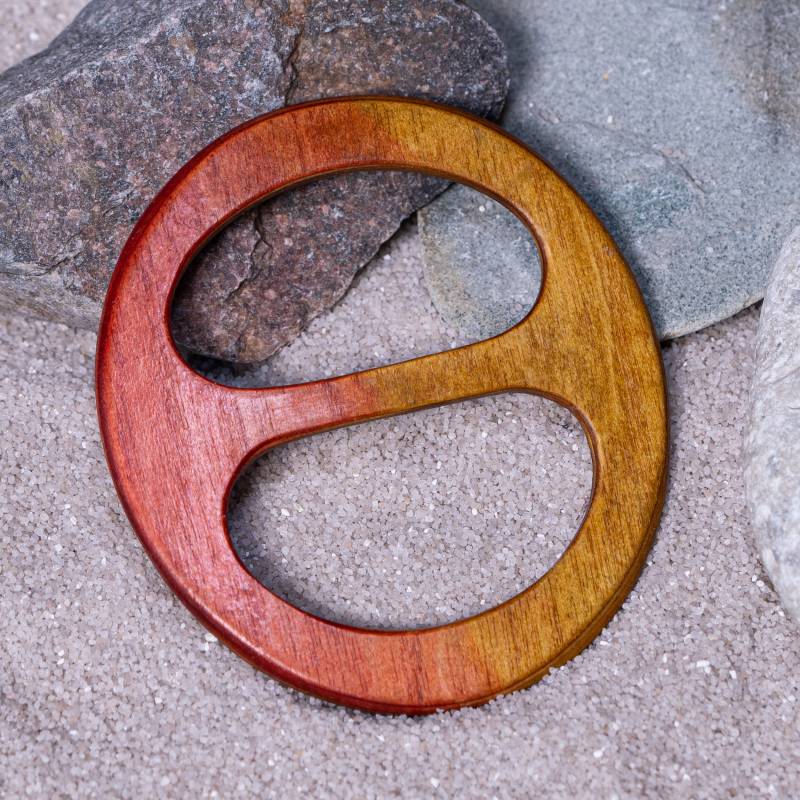 Tuchschließe Aus 6Fach Formverleimtem Dünnen Birkenholz. Federleicht Und Sehr Bruchfest von AtelierSinger