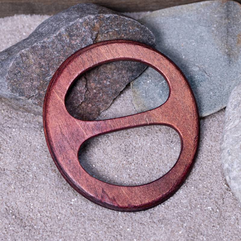 Tuchschließe Aus 6Fach Formverleimtem Dünnen Birkenholz. Federleicht Und Sehr Bruchfest von AtelierSinger