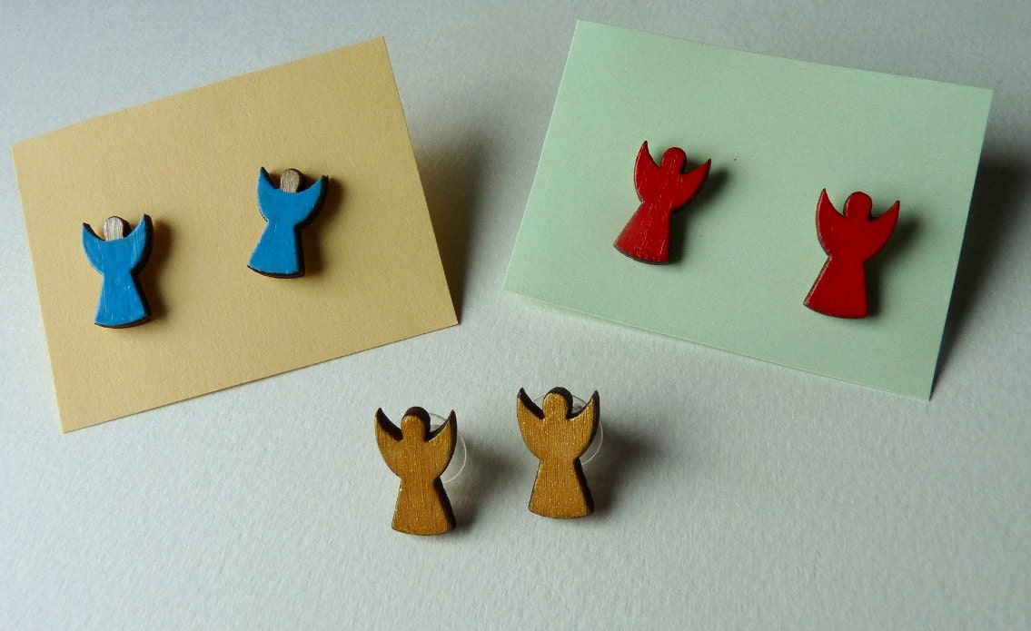 Holz Engel Ohrstecker Laser Cut Kleine Ohrringe in Rot Blau Oder Golden Holz Engel Ohrstecker Laser Cut Kleine Ohrringe in Rot Blau Oder Golden von AtelierSveji