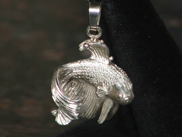 Finnie - Love & War - Without Bubbles Sterling Silber Siamese Kampffisch/Betta Anhänger - Made To Order Finnie - Love & War - Without Bubbles Sterling Silber Siamese Kampffisch/Betta Anhänger - Made To Order von AtelierTheHun