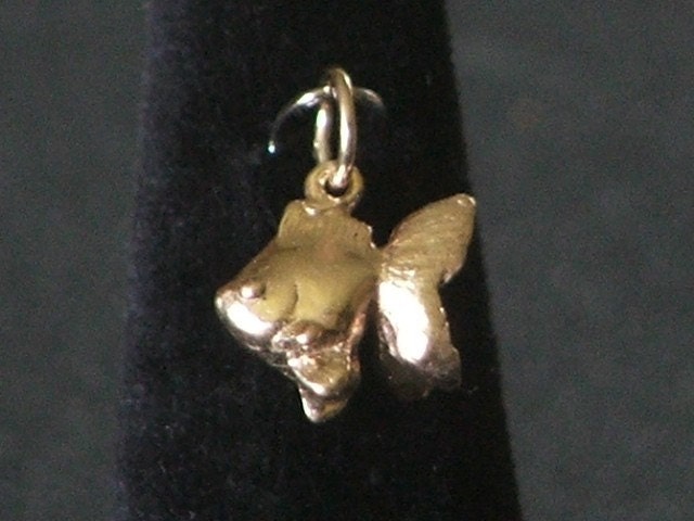 Goldie - 14K Gelbgold Mini Ryukin Goldfisch Anhänger/Charm Auf Bestellung Hergestellt Goldie - 14K Gelbgold Mini Ryukin Goldfisch Anhänger/Charm Auf Bestellung Hergestellt von AtelierTheHun
