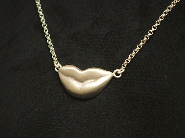Kissing Lips Halskette Sterling Silber 18" Made To Order Kissing Lips Halskette Sterling Silber 18" Made To Order von AtelierTheHun
