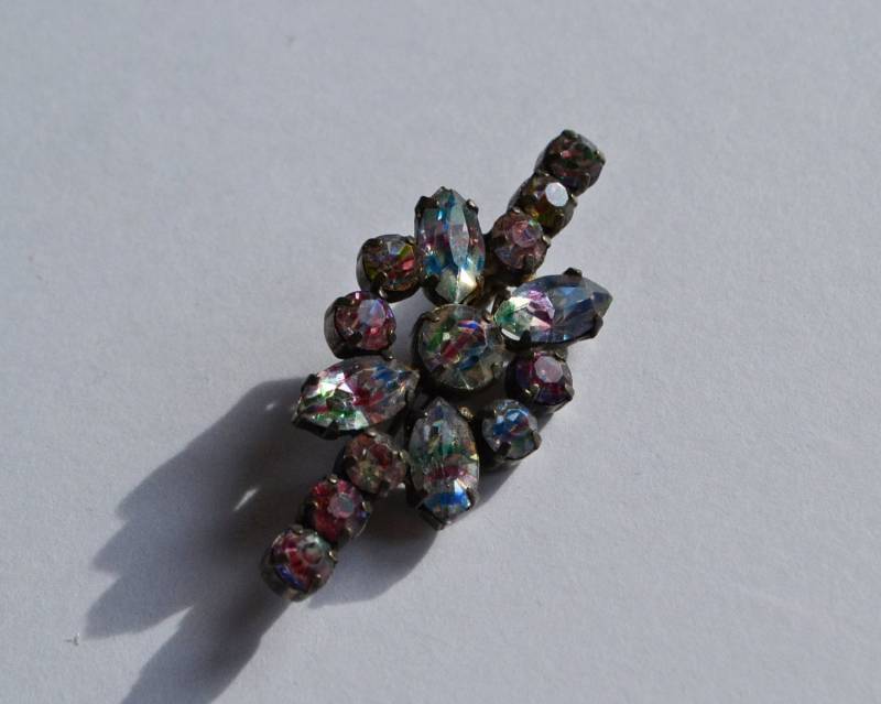 Filigrane Alte Strassbrosche Aus Sogenanntem Rehinkiesel, Jugenstil, Art Deco von AtelierVinVin