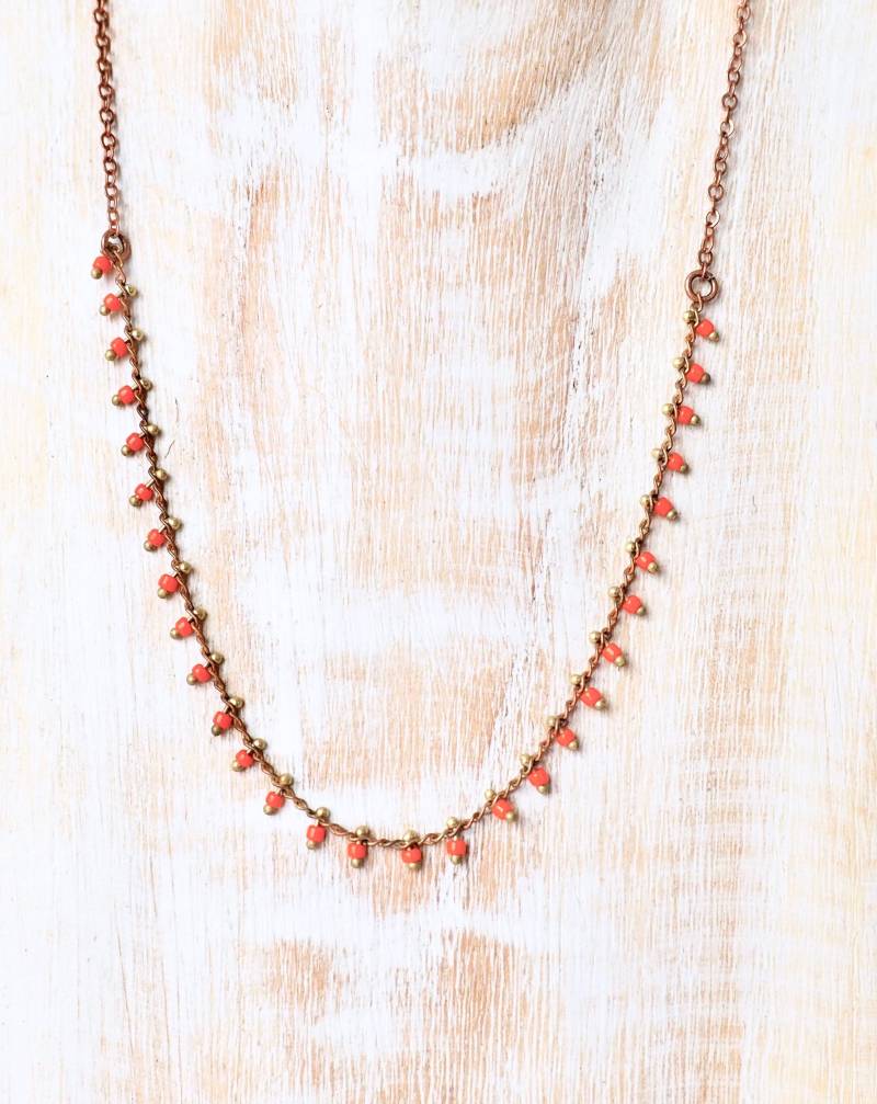 Kurze Dünne, Zarte Halskette Verziert Mit Glasperlen/Handgefertigt Kurze Dünne, Zarte Halskette Verziert Mit Glasperlen/Handgefertigt von AtelierVivienne