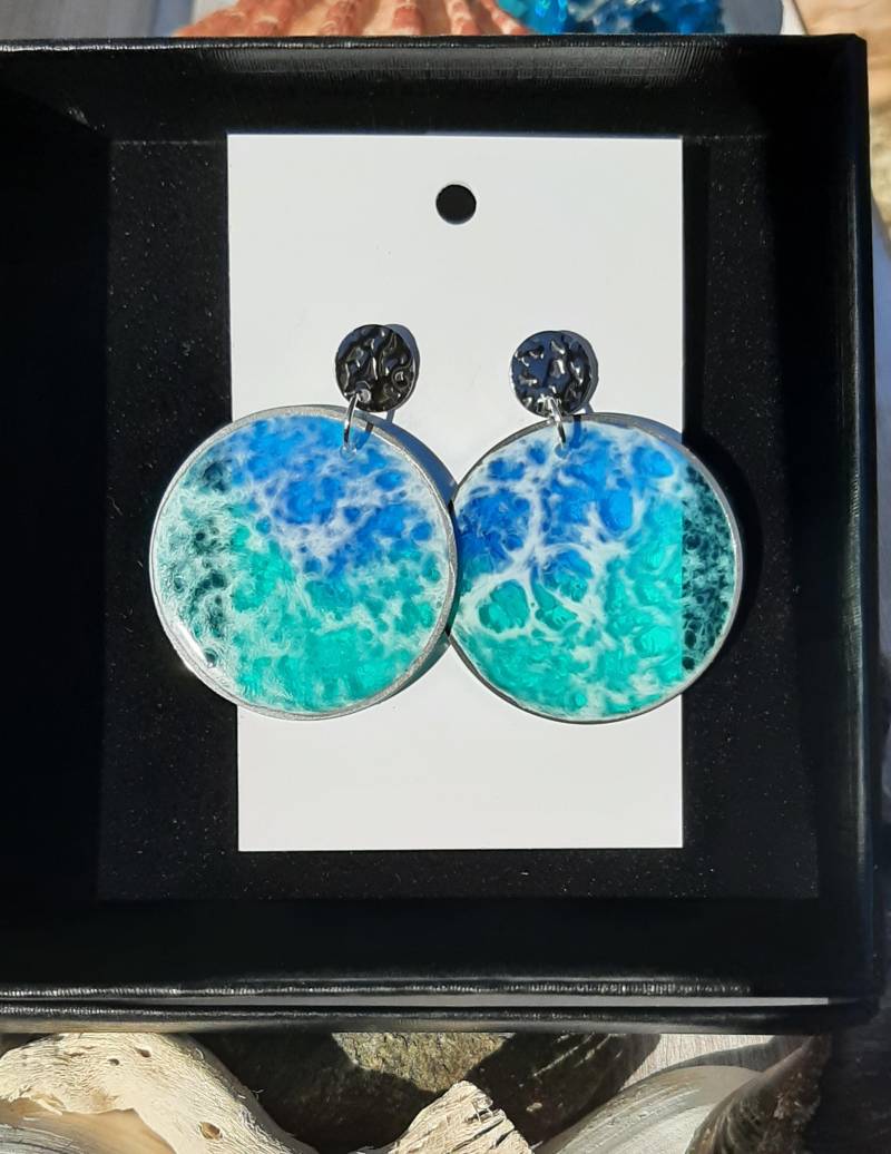 Meeresschmuck - Ohrringe Mit Meermotiv Handgemacht Ohrhänger Wellen Meer. Toller Ohrschmuck Für Frauen, Die Das Meer Und Den Strand Lieben von AtelierVonSimone