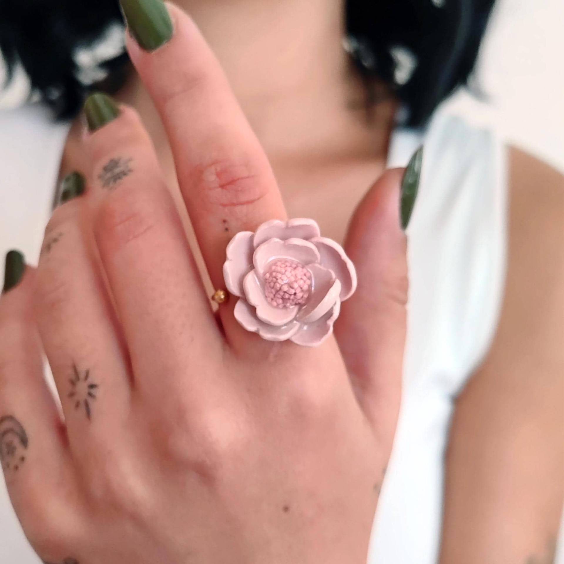 Zierliche Kirschblüten Ring, Rosa Porzellan Handgemachter Handwerker Schmuck Zierliche Kirschblüten Ring, Rosa Porzellan Handgemachter Handwerker Schmuck von AtelierYaseka