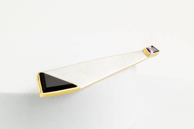 Brosche Sterling Silber Onyx Amethyst 14K Gold Massiv von AtelierZurLinde