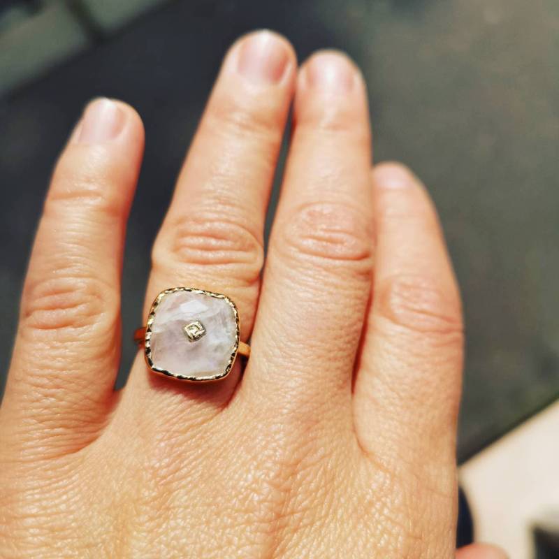 Gold Ring Mondstein Quadrat Gold Ring Mondstein Quadrat von Atelierdeverson