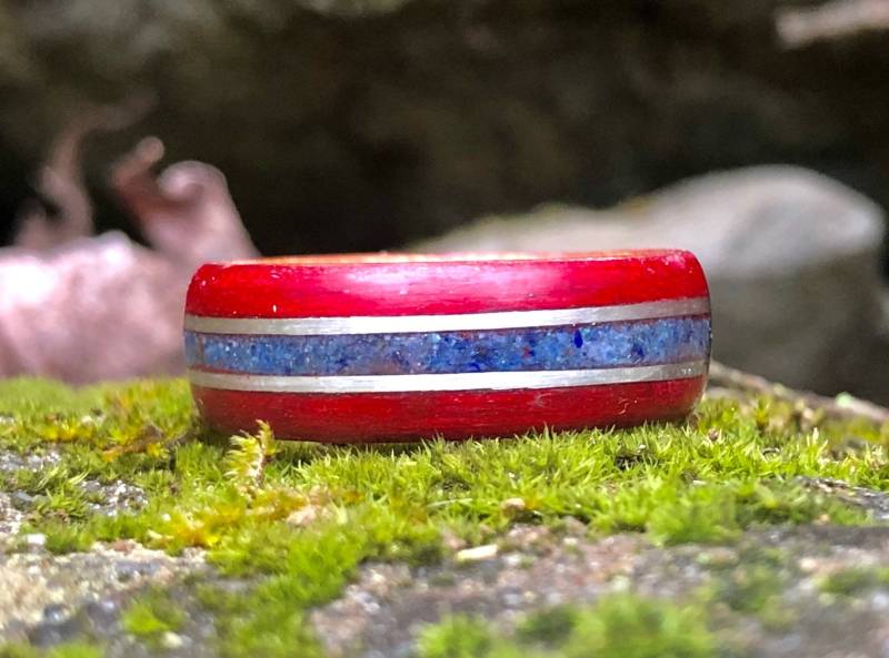 Hockey-Fan-Ring in Sonderedition Mit Mini-stanley-Cup-Lapislazuli-steinring Aus Silber Und Recyceltem Holz Für Männer Frauen von AtelierdubonBouleau