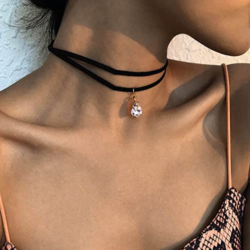 Atentuyi Boho Schwarzer Samt Halskette Geschichtet Wildleder Halskette Kristall Halskette Kurz Leder Halskette Vintage Rosa Edelstein Anhänger Halskette Schmuck Für Frauen Und Teenager Mädchen Atentuyi Boho Schwarzer Samt Halskette Geschichtet Wildleder Halskette Kristall Halskette Kurz Leder Halskette Vintage Rosa Edelstein Anhänger Halskette Schmuck Für Frauen Und Teenager Mädchen von Atentuyi
