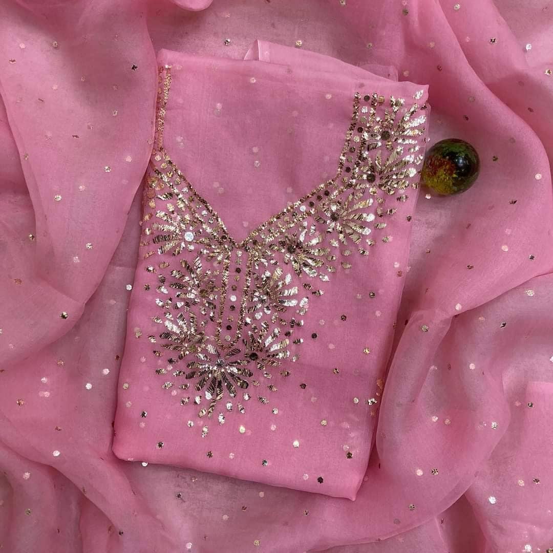 Atharva Handstickerei Salwar Kameez/Pink/Lucknowi Mukaish Stickerei Organza Shirt/ Dupatta/Benutzerdefinierte Stich Unstich/Geschenk/Plazzo/Luck18F Atharva Handstickerei Salwar Kameez/Pink/Lucknowi Mukaish Stickerei Organza Shirt/ Dupatta/Benutzerdefinierte Stich Unstich/Geschenk/Plazzo/Luck18F von AtharvaHandloom