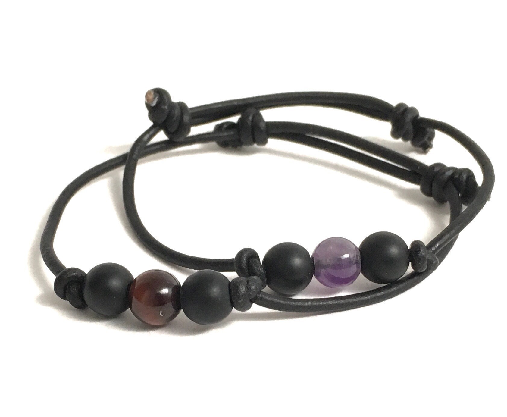 Paare Leder-Armband-Set Mit Onyx, Amethyst, Tigerauge, Pyrit Edelsteinen von AthenaisJewelryArt