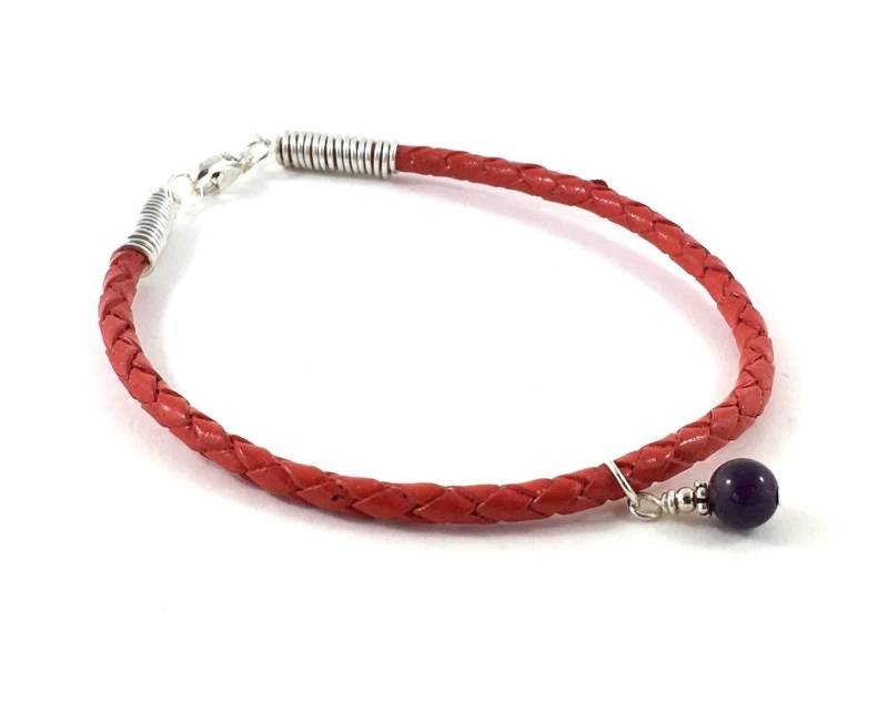 Rotes Geflochtenes Lederarmband Sterling Silber Geburtsstein Anhänger, Personalisierter Schmuck von AthenaisJewelryArt