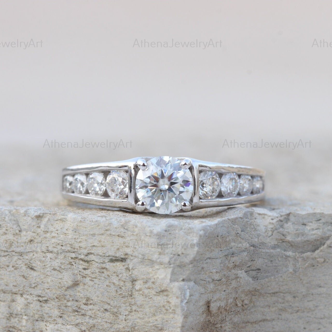 Runder Schnitt Moissanite Solitär Mit Akzent Ring, 925 Sterling Silber Einzigartiger Frauen Dimaond Vorschlag Jahrestag Geschenk Für Sie von AthenajewelryArt