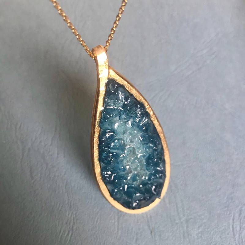 Handgemachte Anhänger Schmuck, Schattierungen Von Blauen Kristallen, Harz, Tropfen, Geschenk Für Sie, Kostenloser Versand, Überraschungsgeschenk von AthenianKosmima