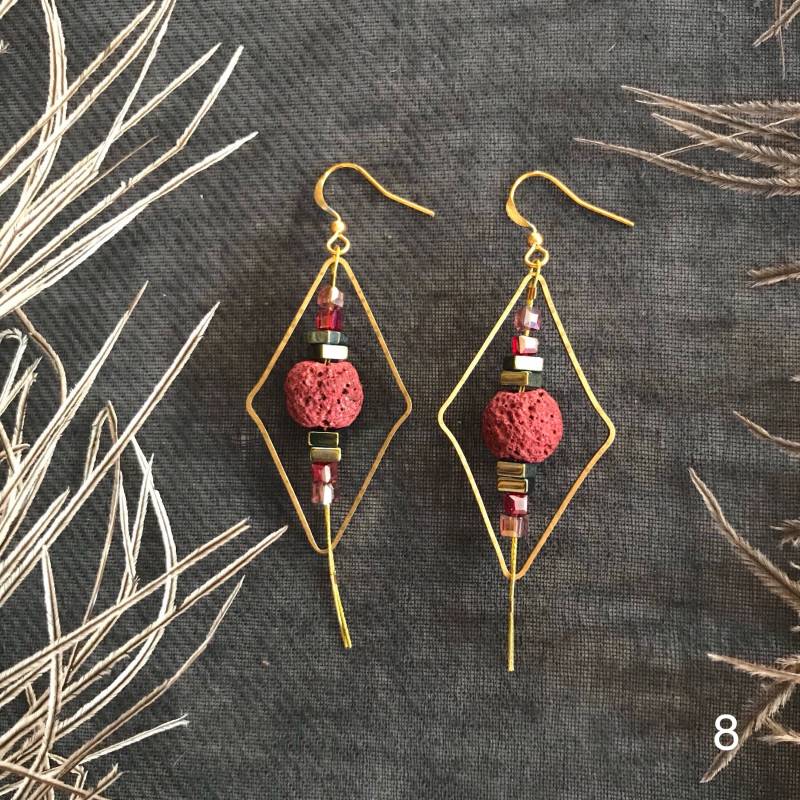 Handgemachte Ohrringe, Licht Mit Modernem Design, Lavasteine, Amethyst, Aventurin Oder Kristallperlen, Schöne Geschenkideen von AthenianKosmima