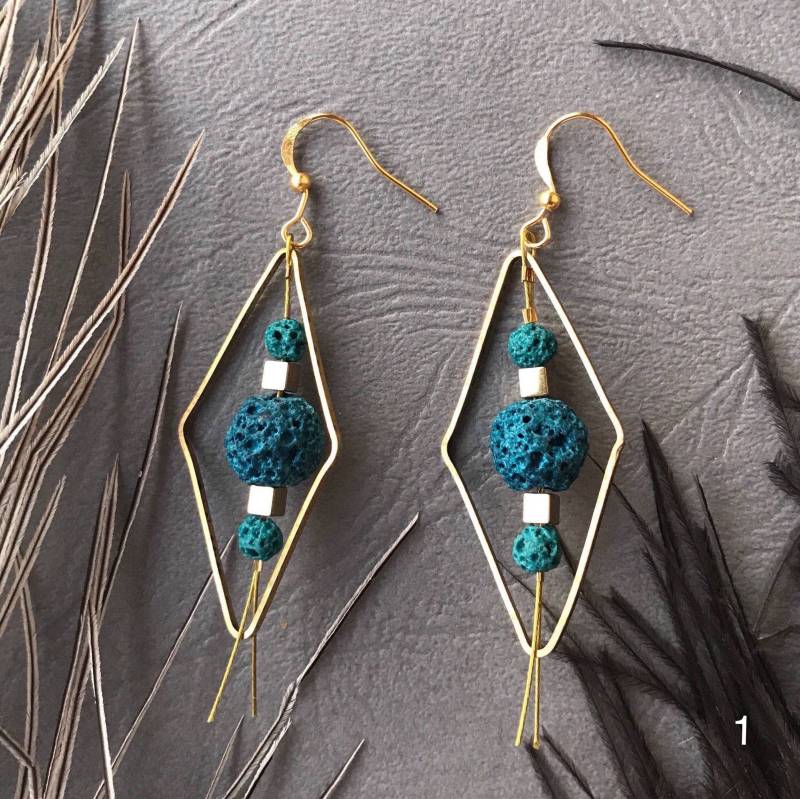 Handgemachte Ohrringe, Licht Mit Modernem Design, Lavasteine, Amethyst, Aventurin Oder Kristallperlen, Schöne Geschenkideen von AthenianKosmima