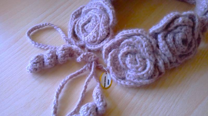 Großer Dreidimensionaler Gehäkelter Rosenschal/Rose-Halswärmer Aus Mohairwolle/Pelzschalkragen/Rosa-Rose-Boho-Geschenk von Athiss