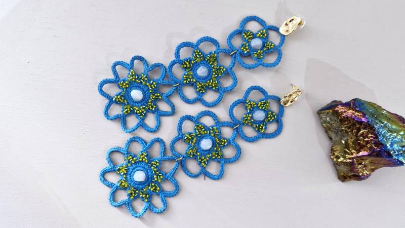 Maxi-Boho-Ohrringe Mit Gehäkelten Blumen Bestickt/Rohschmuck Hängende Sehr Lange Boho-Ohrringe Ethno-Ohrringe Exklusives Geschenk von Athiss