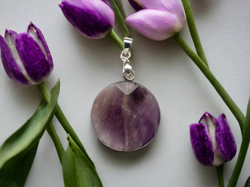 Amethyst Anhänger 40 Mm, D26 Auf Wunsch Mit Edelstahlkette Oder Lederband Amethyst Anhänger 40 Mm, D26 Auf Wunsch Mit Edelstahlkette Oder Lederband von Atisociety