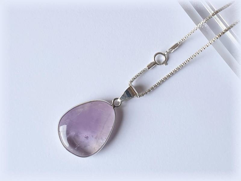 Lavendel Amethyst Anhänger, 40mm, Edelsteinanhänger, Heilsteinanhänger, Amethystanhänger, Tropfenform Lavendel Amethyst Anhänger, 40mm, Edelsteinanhänger, Heilsteinanhänger, Amethystanhänger, Tropfenform von Atisociety