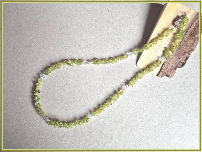Peridot-Kette Mit Bicone Swarovski Kristallen, Damenkette, Peridotschmuck, Peridotsplitterkette, Kurze Kette von Atisociety