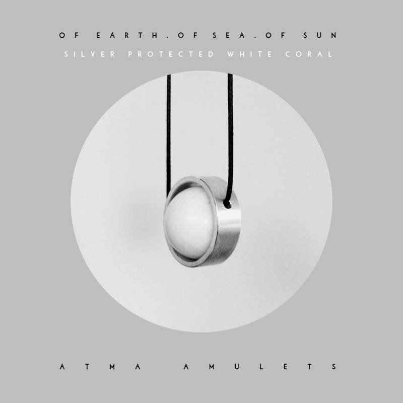 Atma Der Erde. Des Meeres. Der Sonne. Silber Geschützte Weiße Koralle von AtmaIsSpace