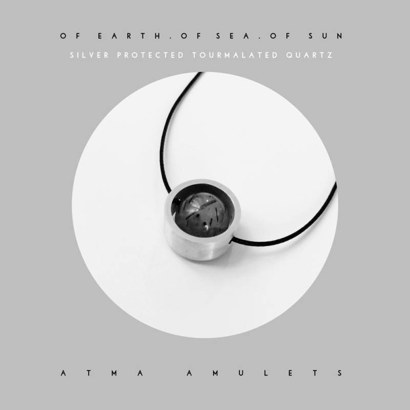 Atma Der Erde. Des Meeres. Der Sonne. Silber Geschützter Turmalatierter Quarz von AtmaIsSpace