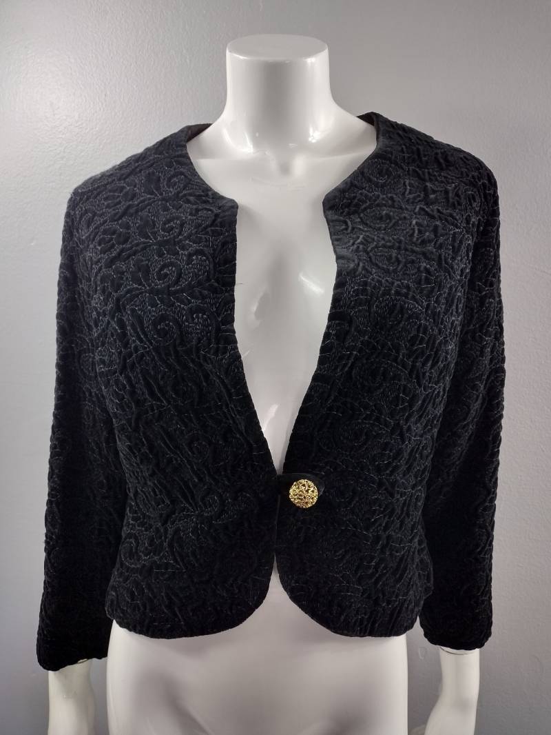 Vintage 1960S Bolero Jacke Von Majestic in Schwarz Samt Brokat Mit Gold Filigrane Knopf Schlaufe Verschluss Retro Größe S von AtomicKittenRetro