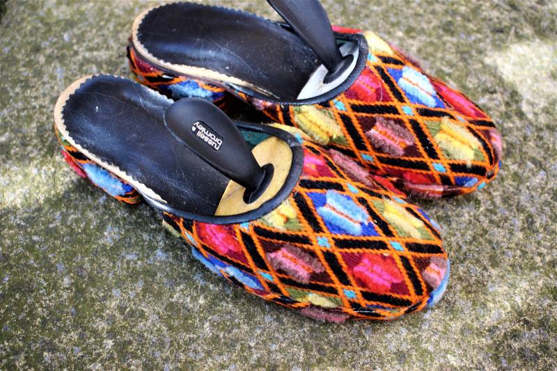 Seltene Mehrfarbige 1960Er Teppich Material Slip-On | Slipper Schuhe - 60Er Damen von AtomicVintageLondon