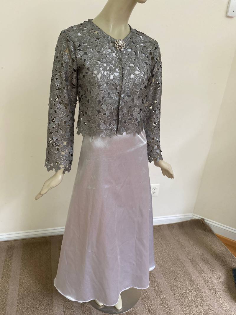 Damen Grau Und Folienspitze Jacke. Trompetenärmel. Festliche Jacken. Elegante Hochzeitsjacke. Brautmutter Top. Größe S | 2-4 von Atooda