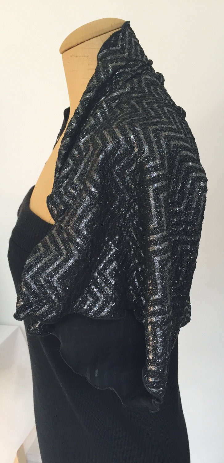 Frau Ist Schwarz Und Silber Chevron Achselzucken. Sparky Abend Cover. Formale Jacken. Geschenke Für Sie von Atooda