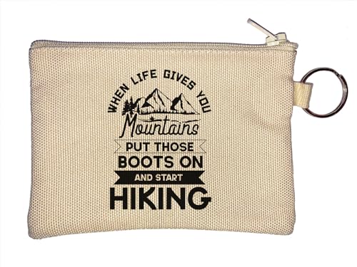 Schlüsselanhänger mit Aufschrift "When Life Gives You Mountains Put Those Boots On and Start Hiking", Beige, beige, Einheitsgröße von Atspauda