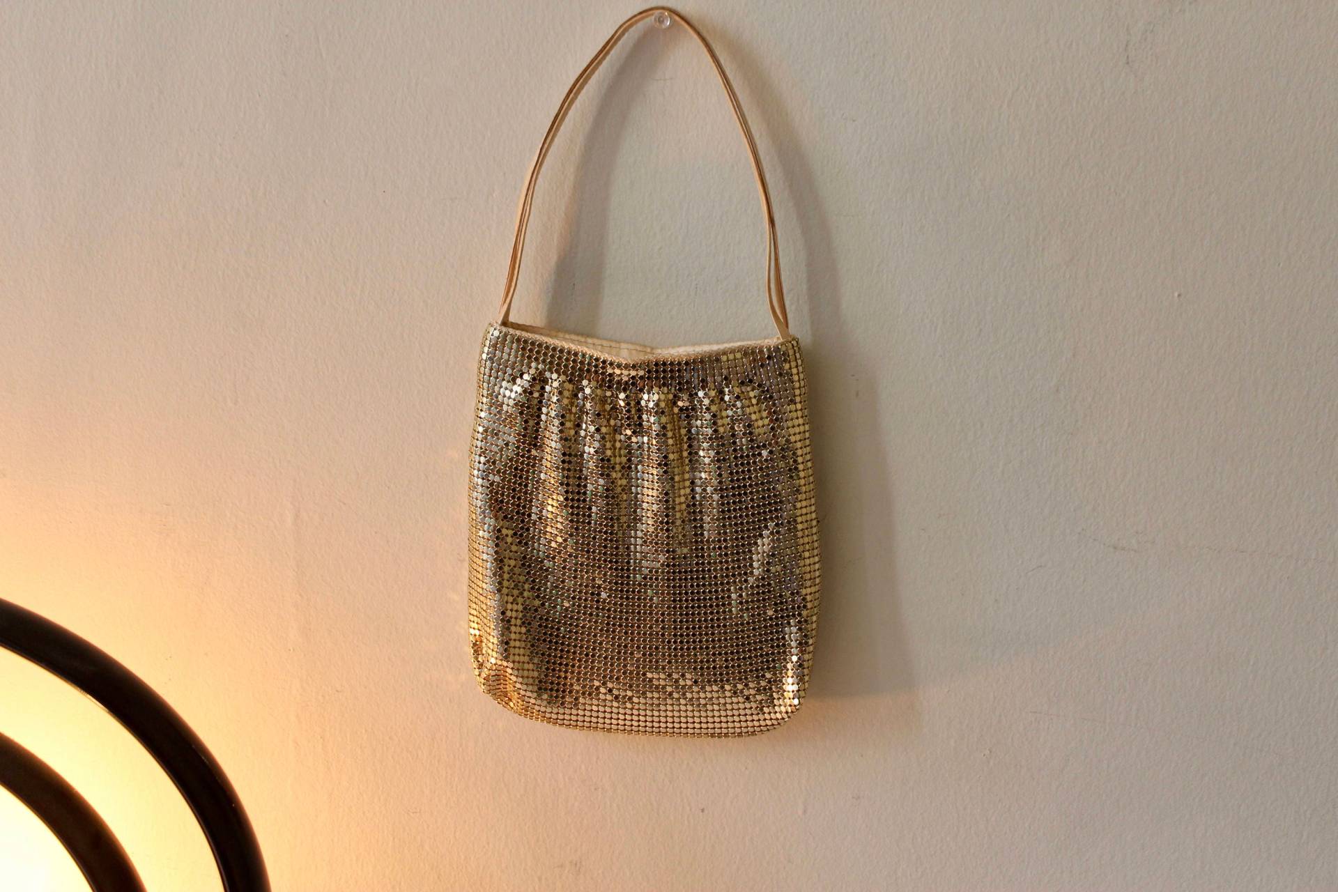 70Er Goldene Mesh Geldbörse/ Metall Vintage Kleine Tasche/ Chainmaille Clutch/ Abendtasche/ Clutch von AttackHeartVintage