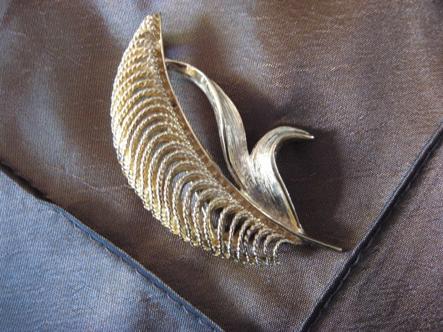 Blatt Brosche Vintage Goldton Zubehör Schmuck Blatt Brosche Vintage Goldton Zubehör Schmuck von AtticLovelies