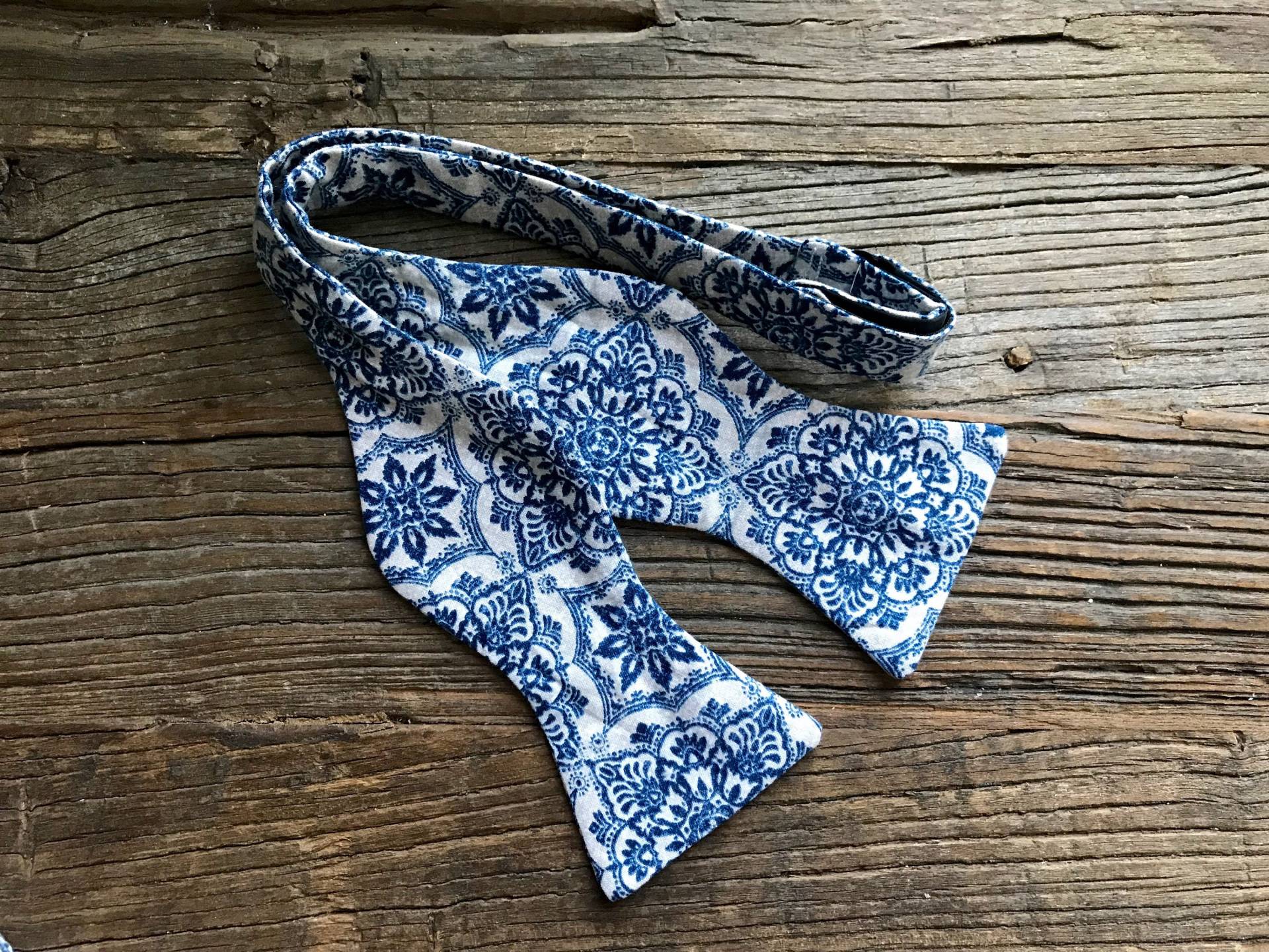 Blaue Weihnachten Androgynen Fliege Blaue Weihnachten Androgynen Fliege von AtticusAtlasShop