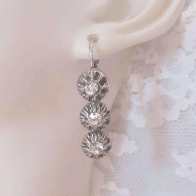 Arlésienne - Versilberte Ohrringe Mit Dreifacher Fassung Und Kristallen von AuPaysDeFany