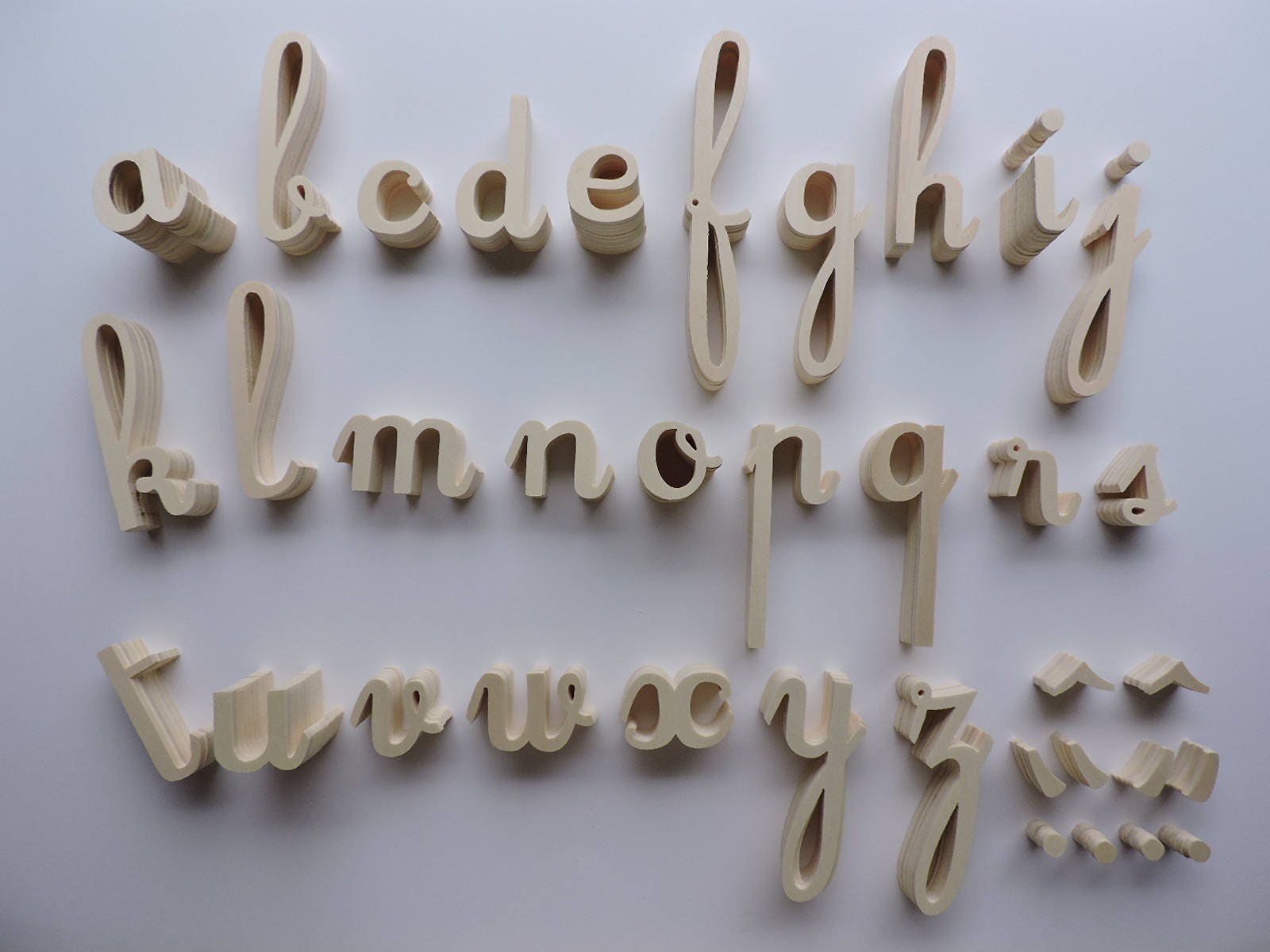 Kursives Alphabet Mit 155 Montessori-Holzbuchstaben von Auboisdeslettres