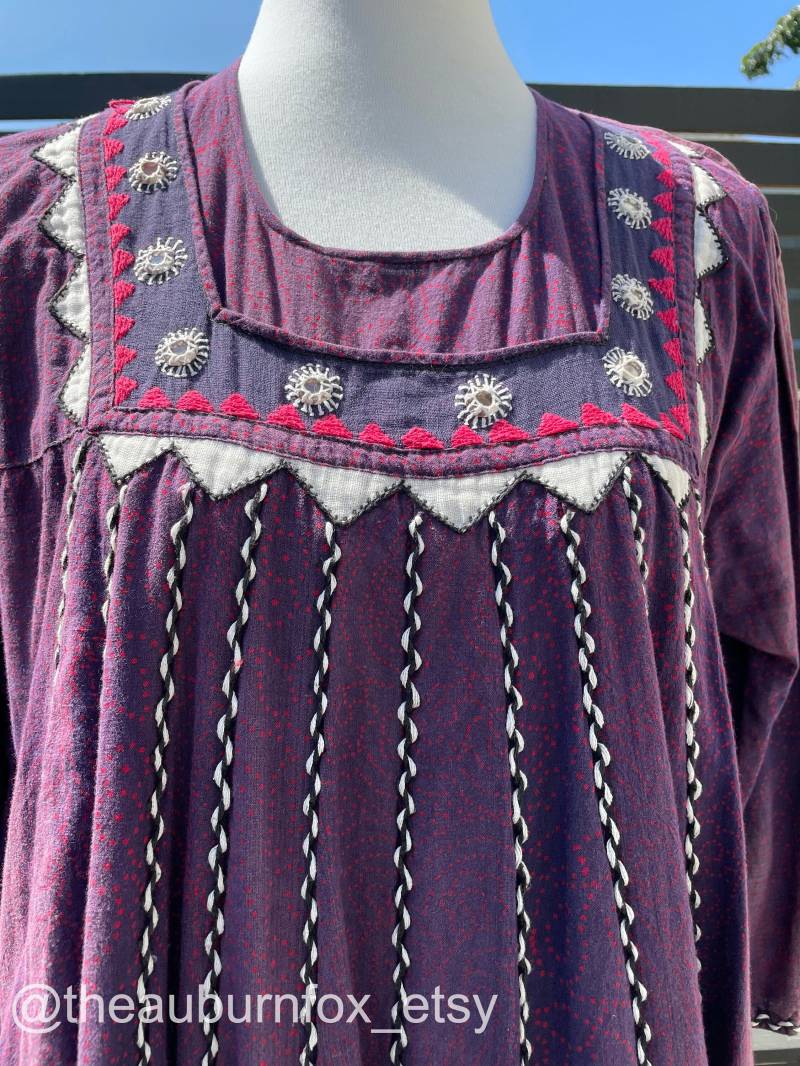 Vintage Ethno Besticktes Midi Kleid Mit Spiegel Sz M/L von AuburnFoxVintage