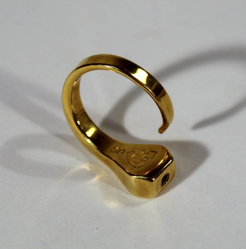 Hufnagel Mit Zirkonia Grün Fingerring Schweizer Kavallerie Armee Vergoldet Hufnagel Mit Zirkonia Grün Fingerring Schweizer Kavallerie Armee Vergoldet von Auctionata