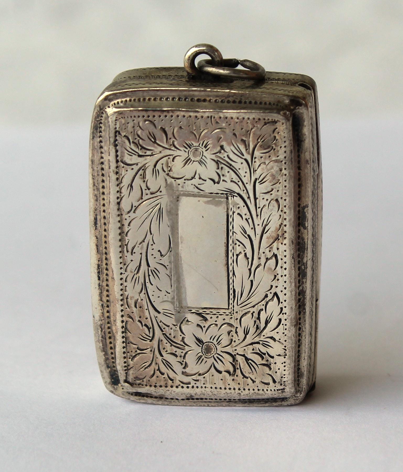 Silber Vinaigrette Edward Smith Birmingham 1828 Vergoldete Innenausstattung Silber Vinaigrette Edward Smith Birmingham 1828 Vergoldete Innenausstattung von Auctionata