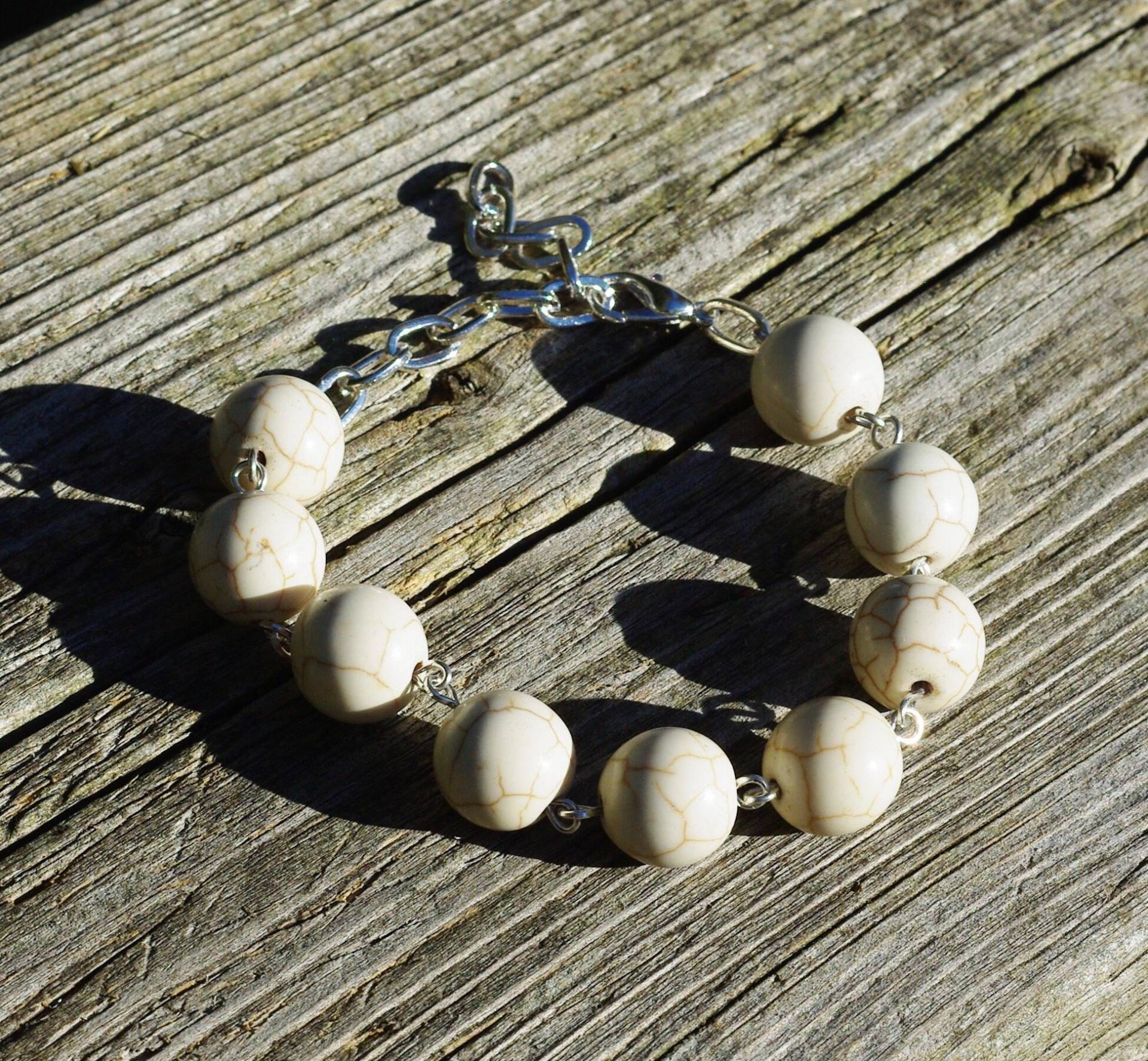 Chunky White Howlite Stone Armband Angst Relief Schmuck von AudacityWear