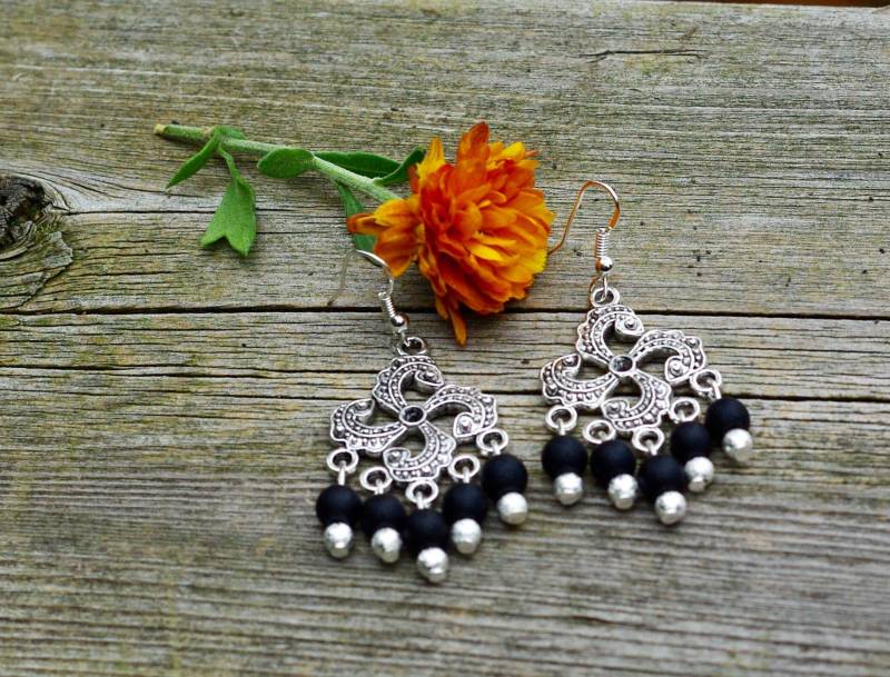 Matt Schwarzer Onyx Chandelier Ohrringe ~ Tibetsilber Windrad Schmuck Aus Schwarzem Stein Matt Schwarzer Onyx Chandelier Ohrringe ~ Tibetsilber Windrad Schmuck Aus Schwarzem Stein von AudacityWear