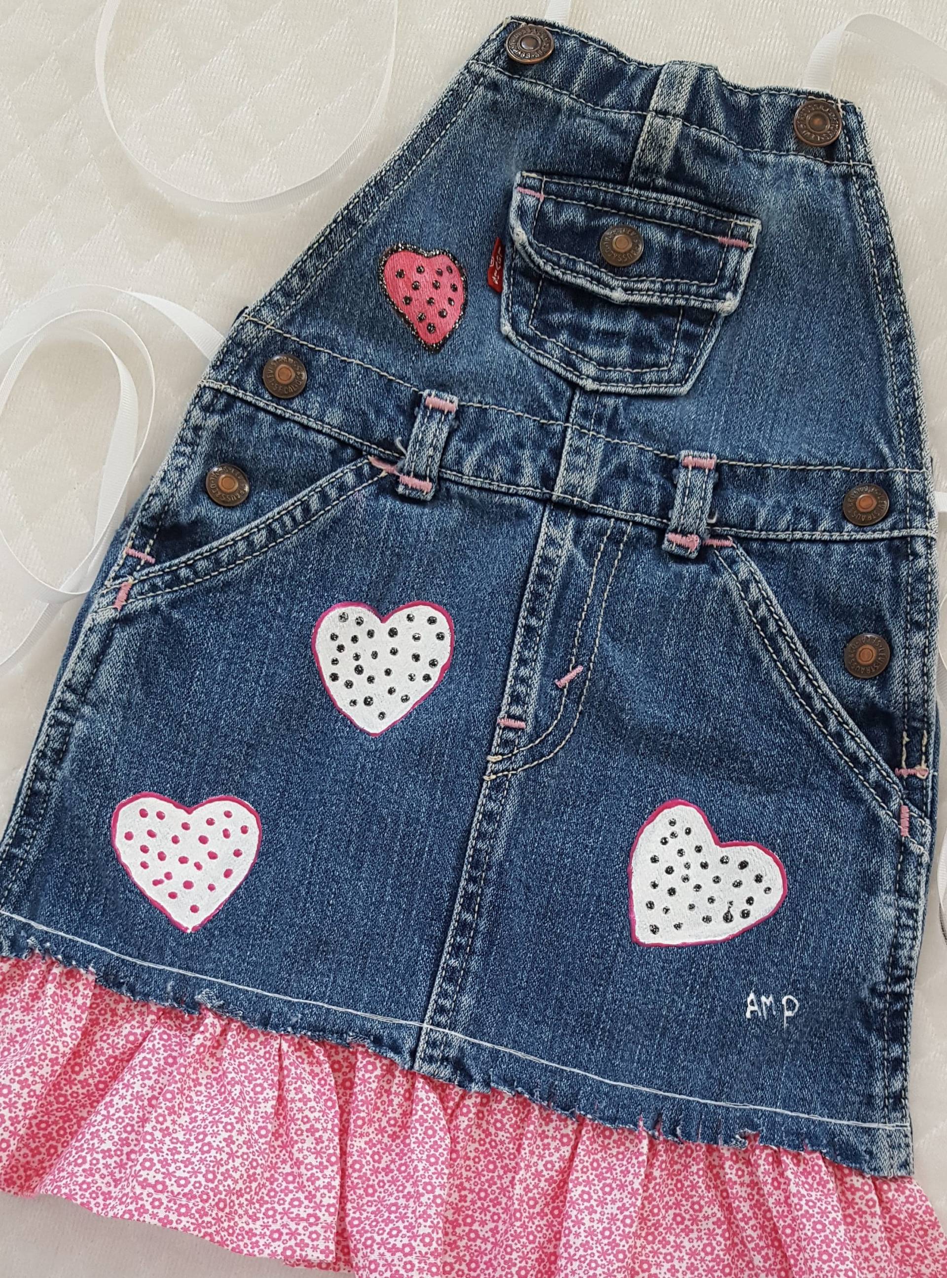 Handbemalte Kinderschürze Polka Dot Herzen, Rosa Rüschen von AudieMaeDesigns
