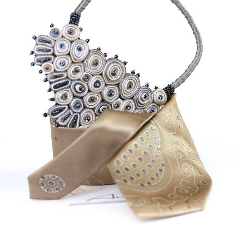 Geschenkset Für Ein Paar Halskette Und Halsband Beige, Textilkette, Statement Geschenk Frau - Personalisiertes von AudraTextileStudio