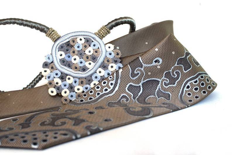 Geschenkset Für Paare, Textilkette Und Halskette, Halskette Mit Perlen Halsband Beige, Personalisiertes Geschenk Paare von AudraTextileStudio