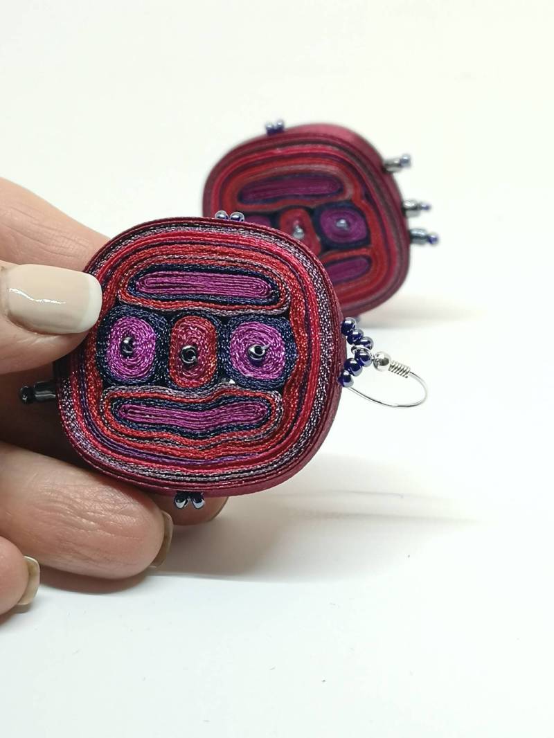 Hängeohrringe Lila Perlen, Übergroße Rote Ohrringe, Große Stoffohrringe, Personalisiertes Geschenk Für Frau, Individueller Schmuck Von Audra Zili von AudraTextileStudio